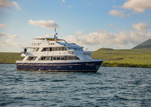 Bonita Yacht in Guayaquil Deck