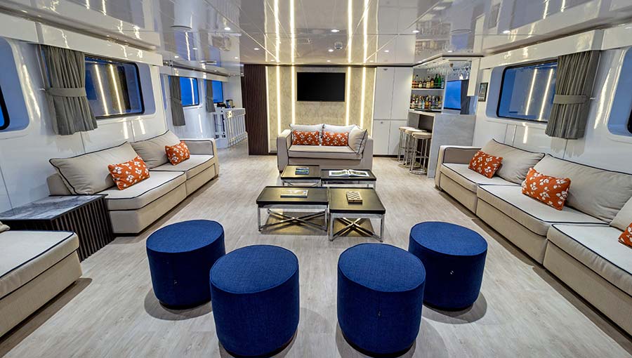 interior area loung galaxy cruise to Galapagos