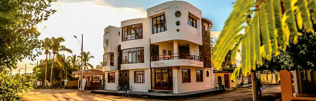Galapagos: Volcano Hotel